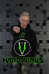 rsz_dj_hard-virus_foto_1_ausgeschnitten_mit_logo_und_schriftzug.jpg